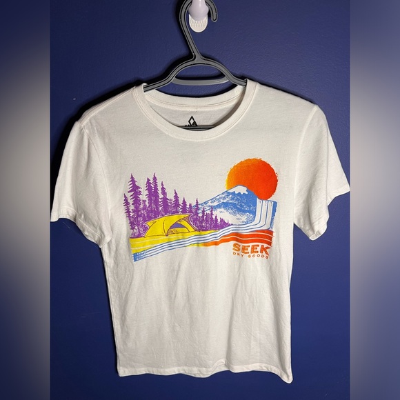 Seek. Men’s Size Small. Graphic Tee. - Picture 1 of 2